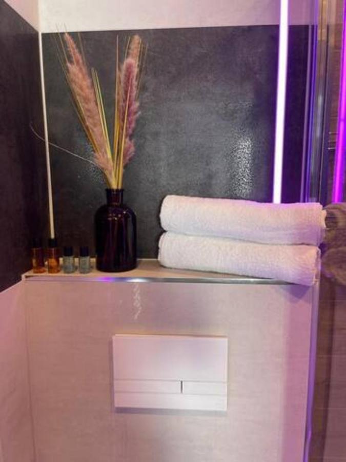 #1 Tgha Luxury Studio Apartment In Athlone Exteriör bild