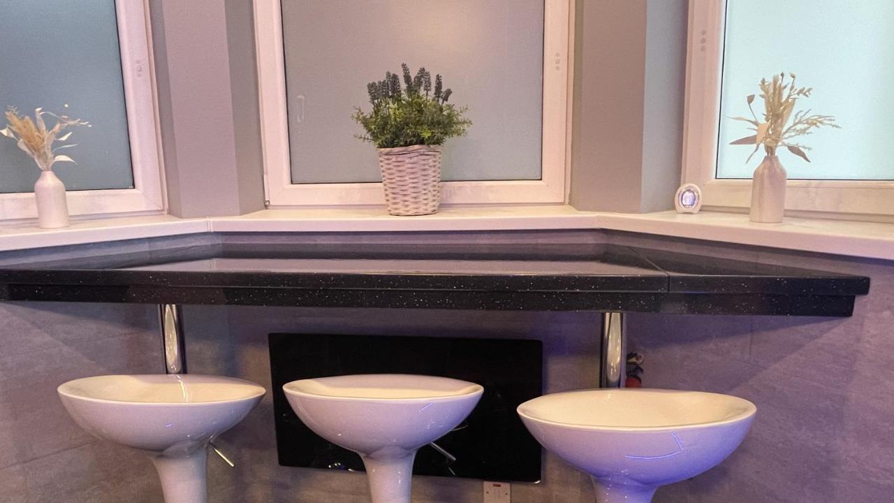 #1 Tgha Luxury Studio Apartment In Athlone Exteriör bild